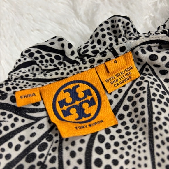 Tory Burch - White & Black Dotted Leaf Print Silk Top woman’s size 4 - Picture 4 of 10